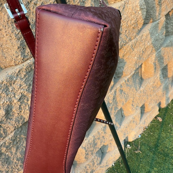 Michael Kors 2way carry crossbody burgandy w/ sparkle bag, silver hardware NWOT - Picture 6 of 16